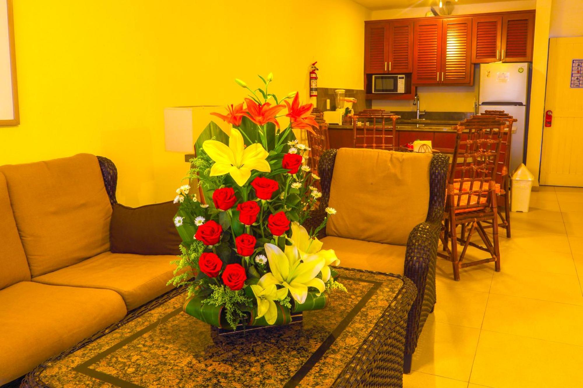 Nautibeach Beach Front Condos In North Beach Isla Mujeres Extérieur photo